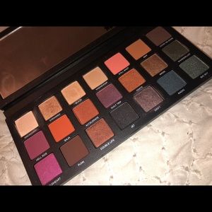 Urban Decay Born To Run Eyeshadow Palette